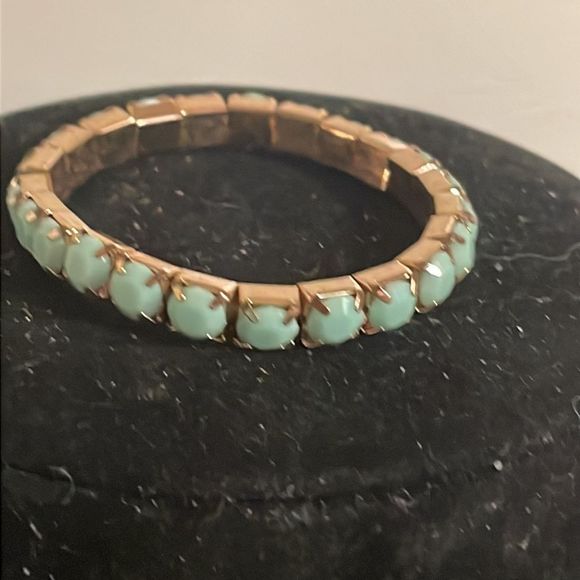 8” Sorrelli like stretch bracelet w/26 round prong set turquoise tone beads - Picture 5 of 9